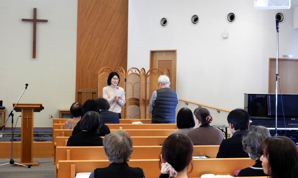 祝辞を受ける様子